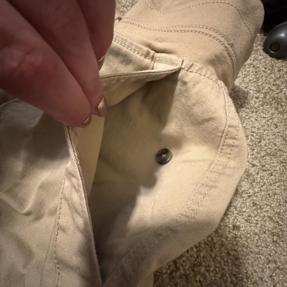 Terra & Sky Women's Cargo Shorts in Beige - Picture 4 of 7